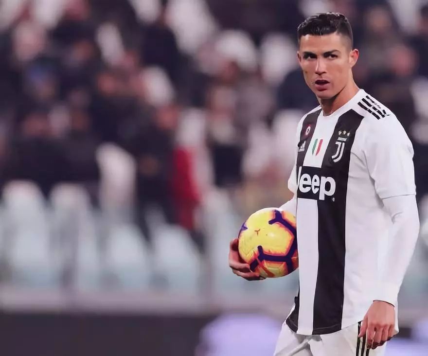 展示了他在 展示了他在