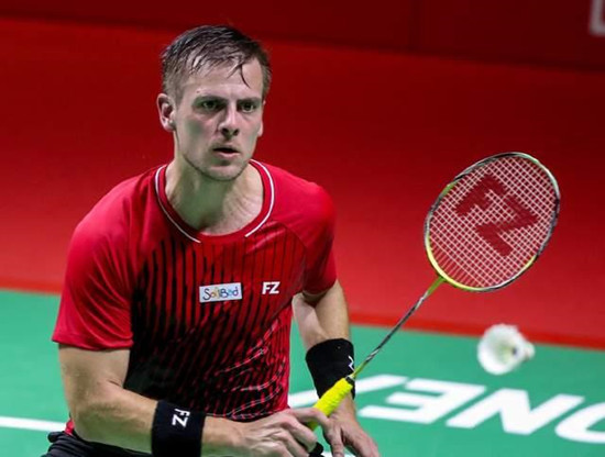 比深受伤病 比深受伤病