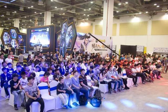 戴克与队友 戴克与队友